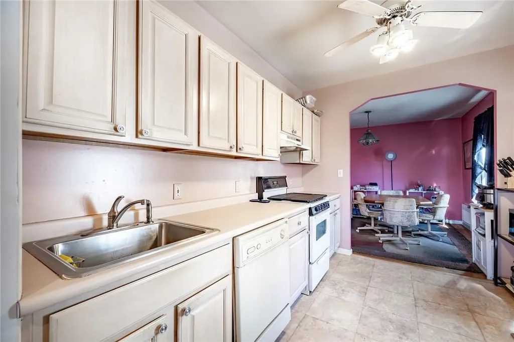3036 Coddington Avenue Bronx NY 10461