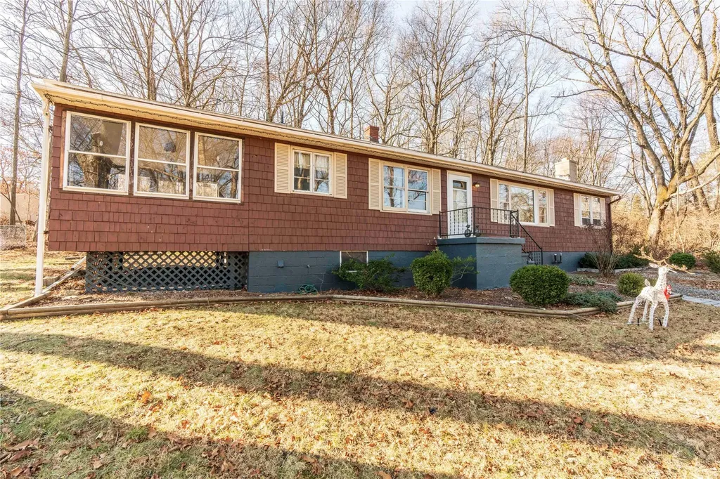 31 Moccasin View Road Fishkill NY 12524