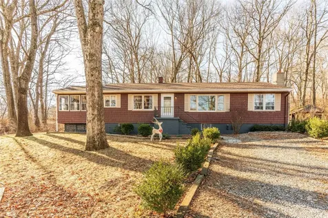 31 Moccasin View Road Fishkill NY 12524
