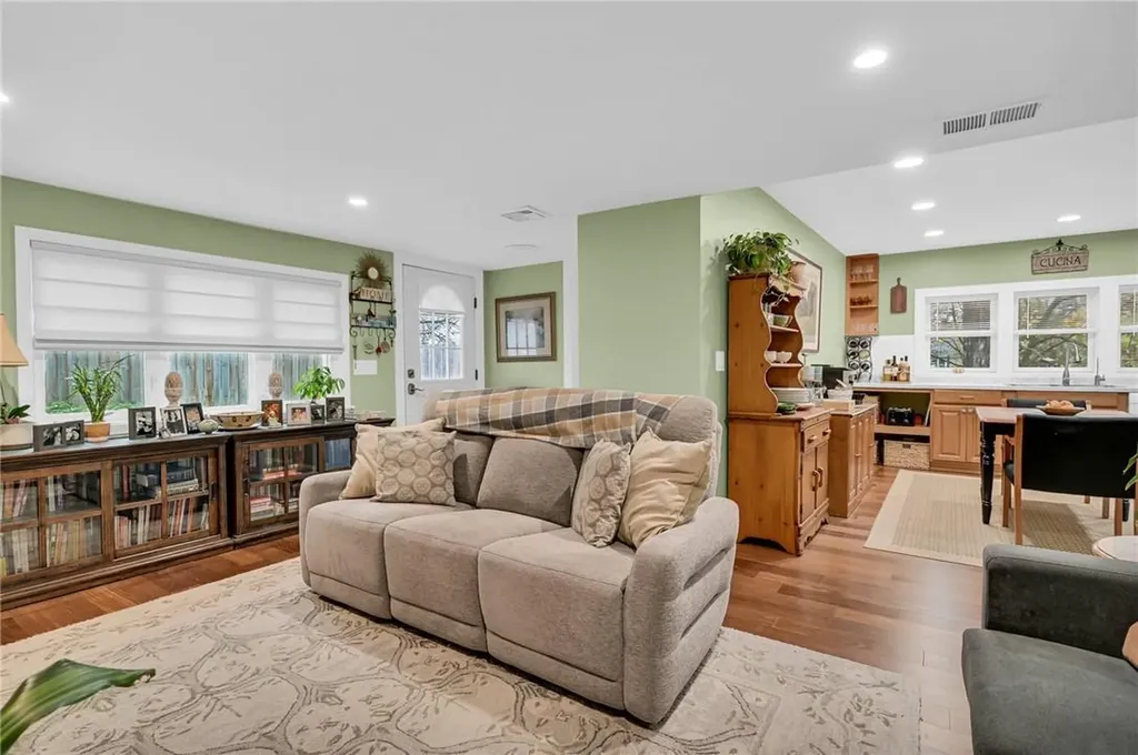 24 Baldwin Lane Mahopac NY 10541
