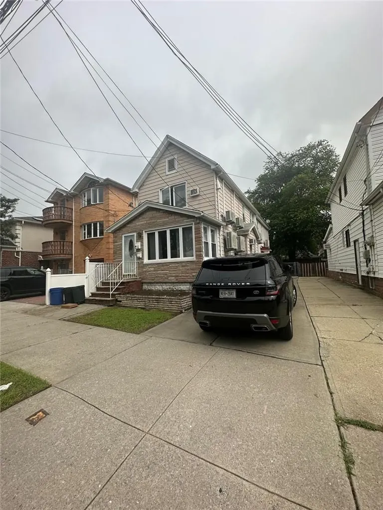 16807 65th Avenue Fresh Meadows NY 11365