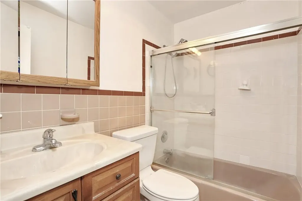 27 Sandy Brook Drive Spring Valley NY 10977