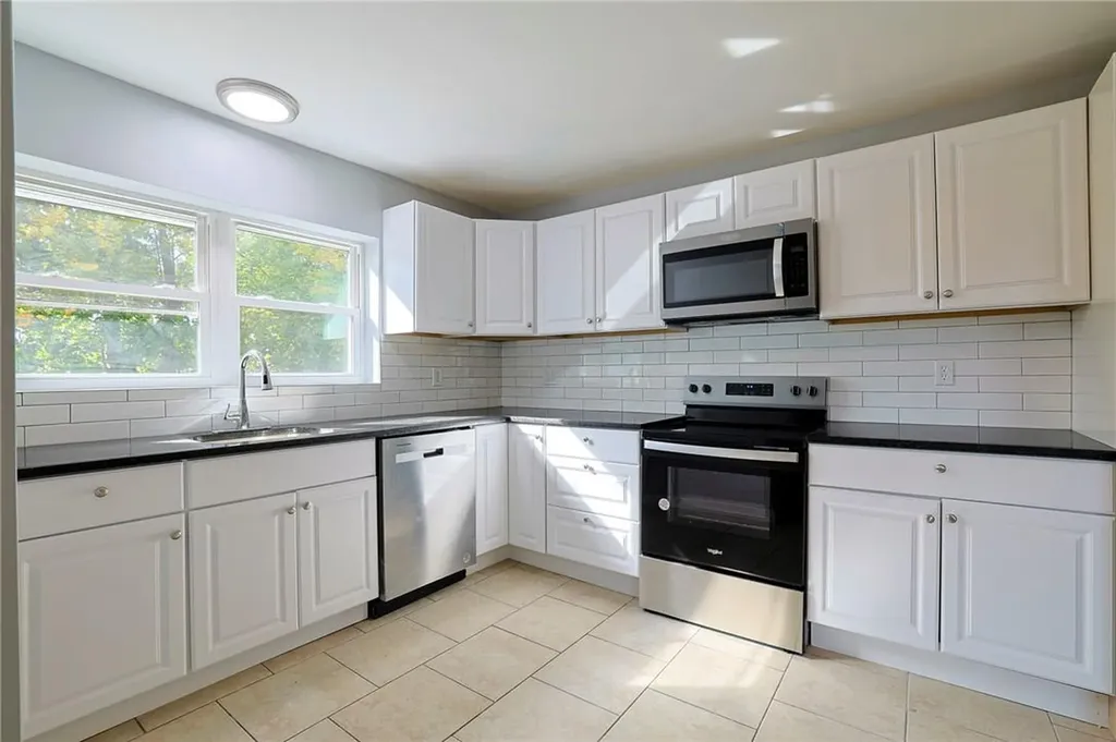 23 Hillside Avenue New Windsor NY 12553