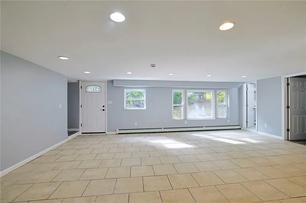 23 Hillside Avenue New Windsor NY 12553