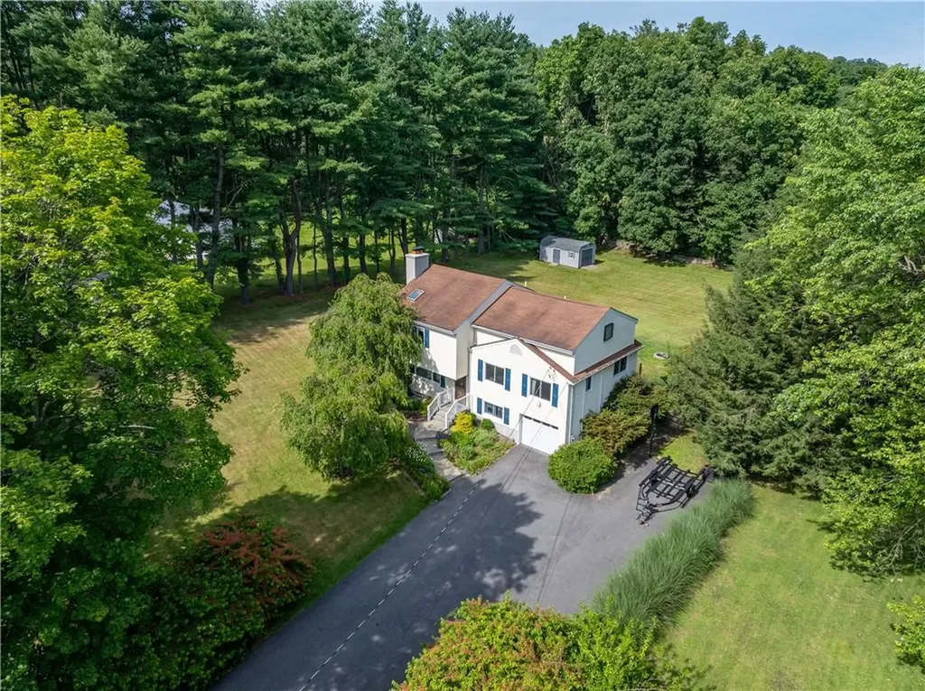 8 Somerset Drive Somers NY 10589