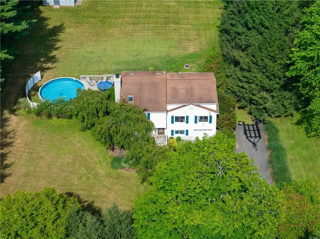 8 Somerset Drive Somers NY 10589