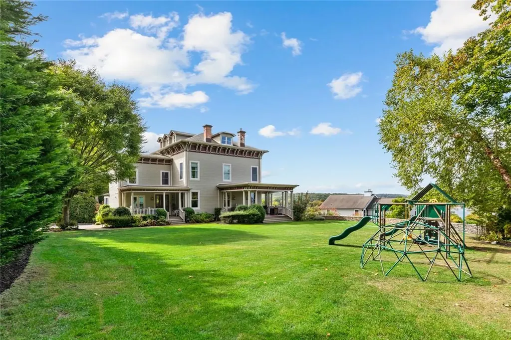 214 Fox Lane Northport NY 11768