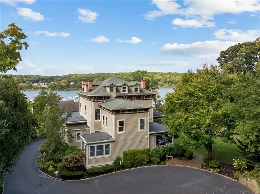 214 Fox Lane Northport NY 11768