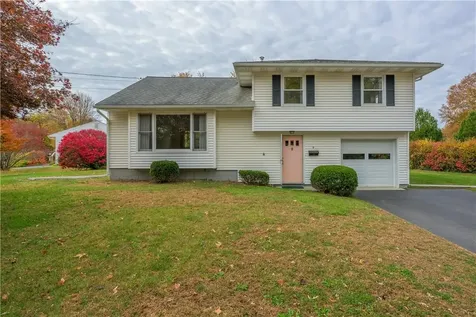 9 Cambridge Drive Red Hook NY 12571