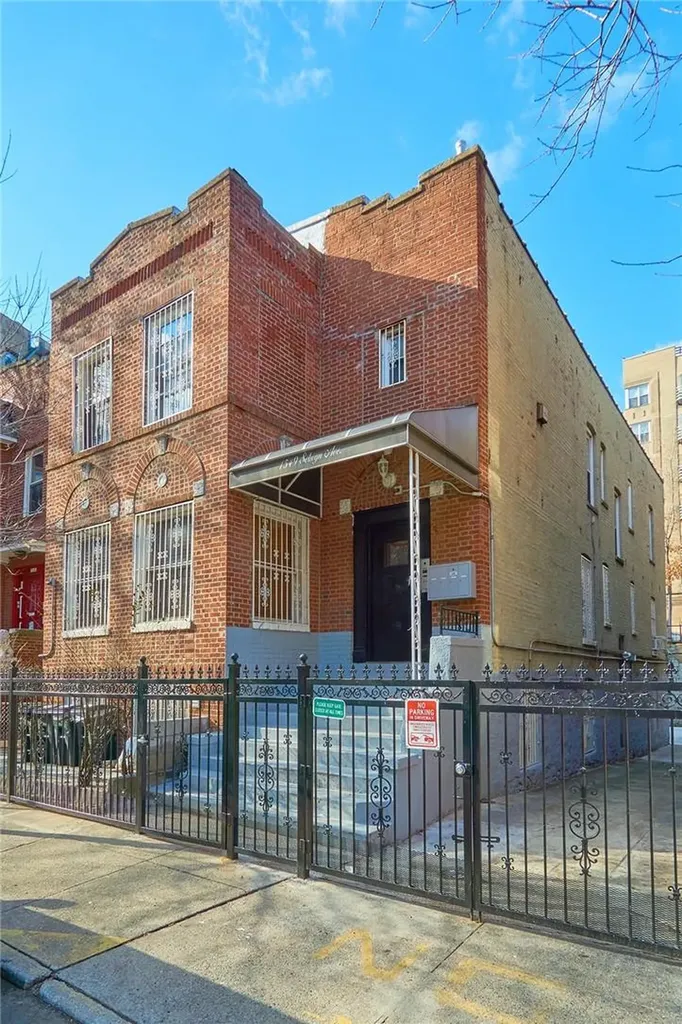 1549 Selwyn Avenue Bronx NY 10457