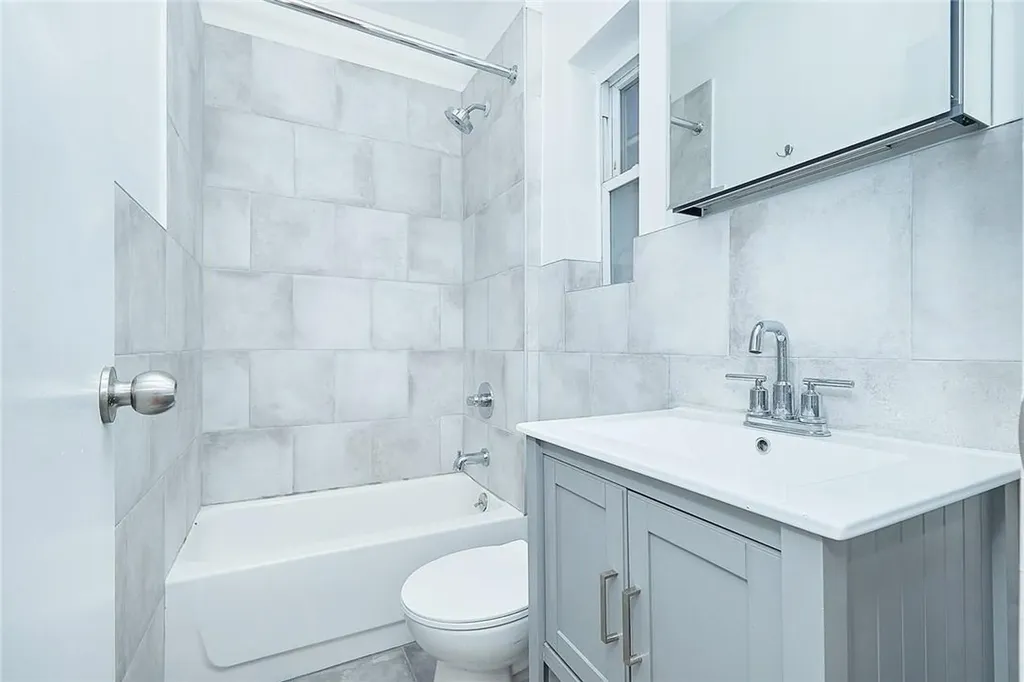 1549 Selwyn Avenue Bronx NY 10457