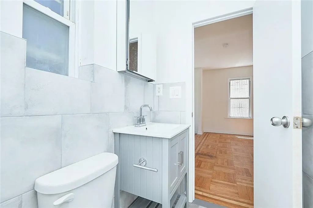 1549 Selwyn Avenue Bronx NY 10457
