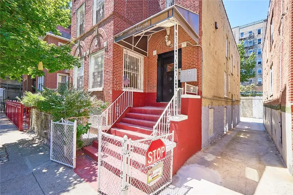 1549 Selwyn Avenue Bronx NY 10457