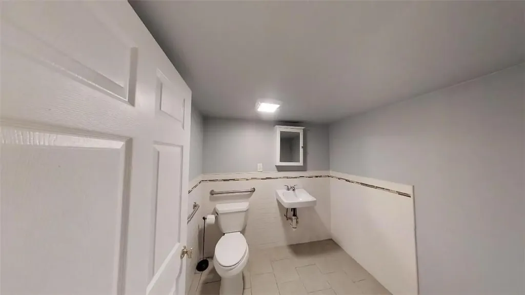 1549 Selwyn Avenue Bronx NY 10457