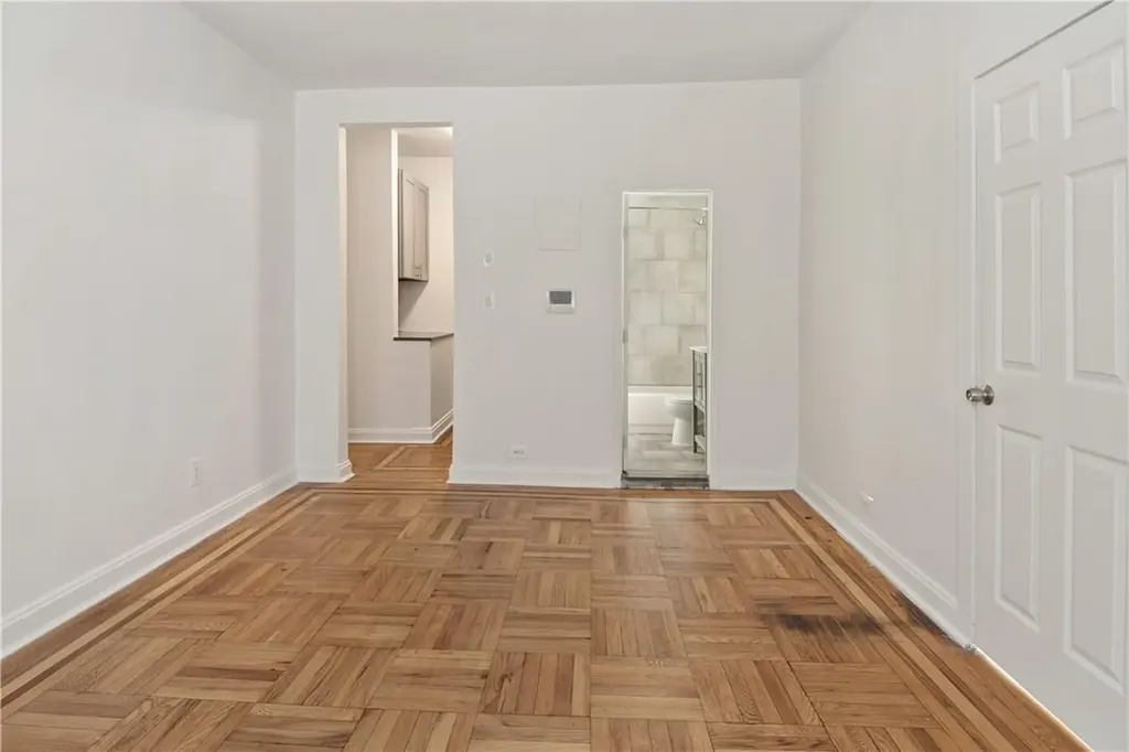 1549 Selwyn Avenue Bronx NY 10457
