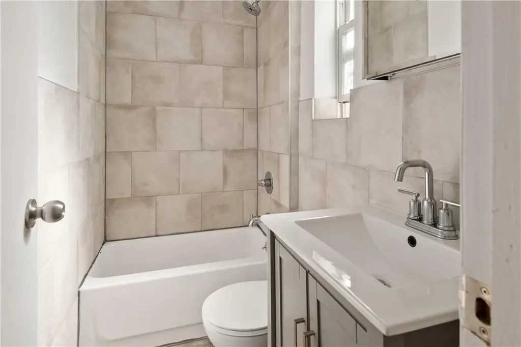 1549 Selwyn Avenue Bronx NY 10457