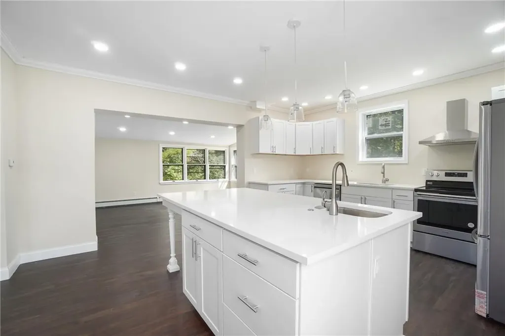 824 Peenpack Trail Sparrowbush NY 12780