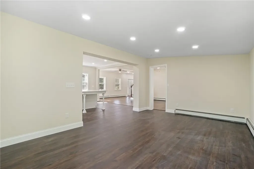 824 Peenpack Trail Sparrowbush NY 12780