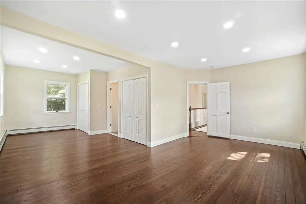 824 Peenpack Trail Sparrowbush NY 12780