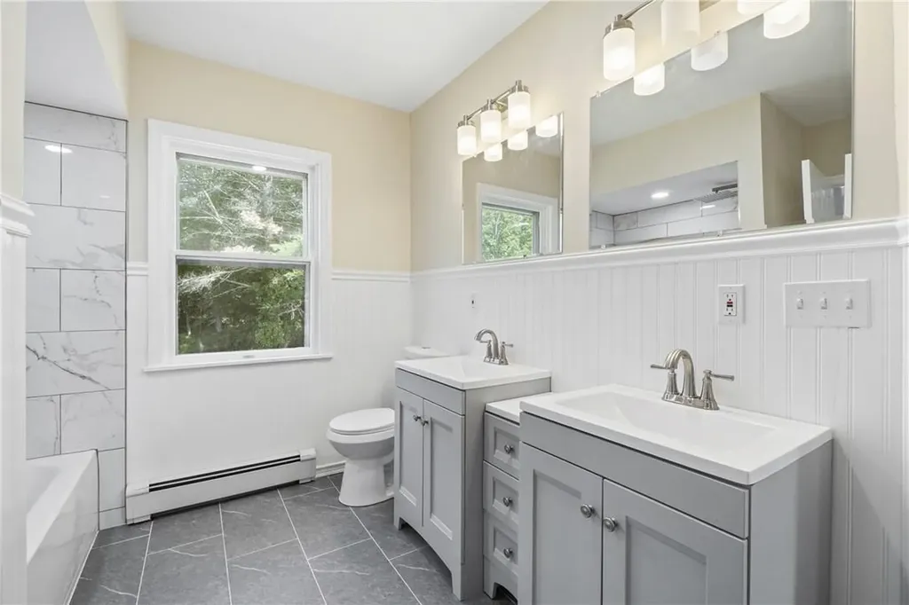 824 Peenpack Trail Sparrowbush NY 12780