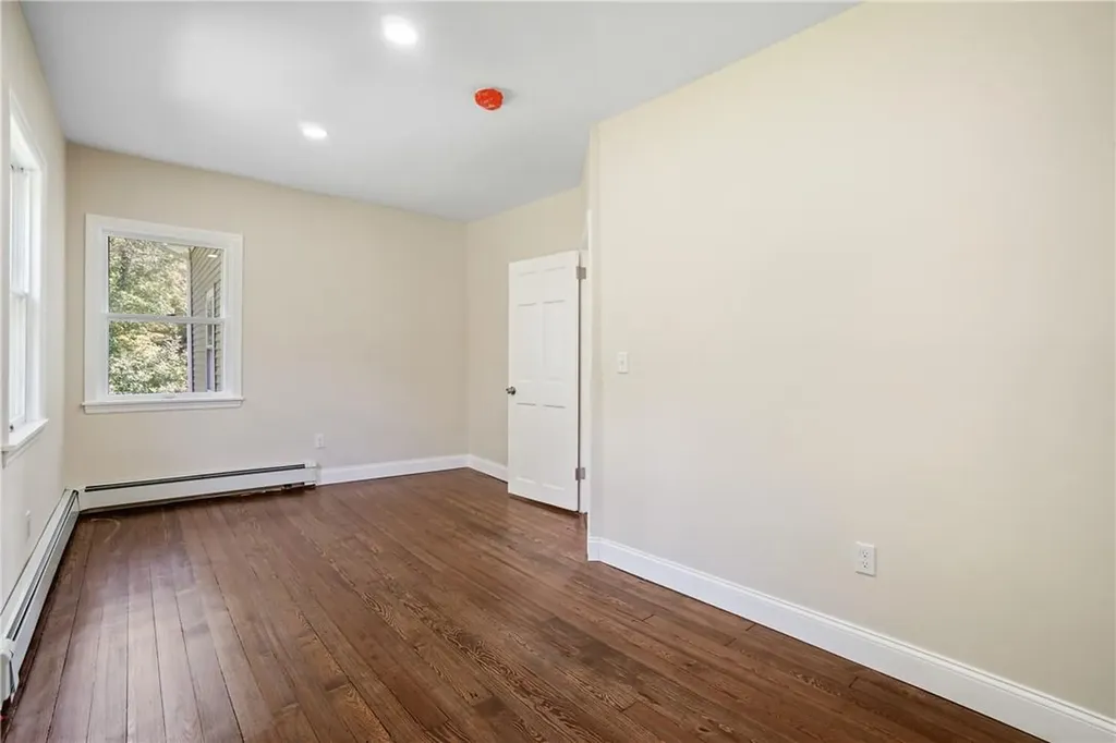 824 Peenpack Trail Sparrowbush NY 12780