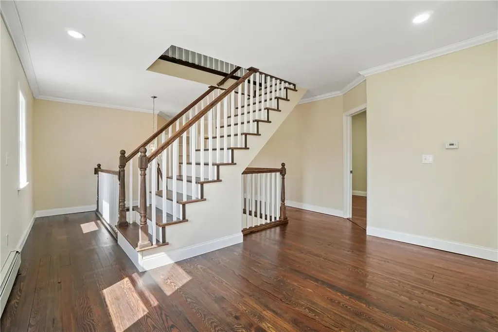 824 Peenpack Trail Sparrowbush NY 12780