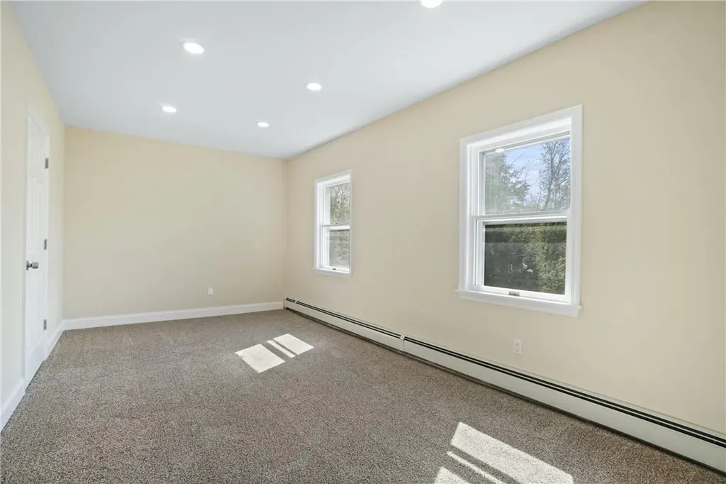 824 Peenpack Trail Sparrowbush NY 12780
