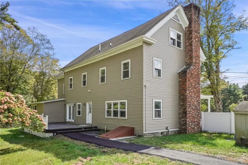 824 Peenpack Trail Sparrowbush NY 12780