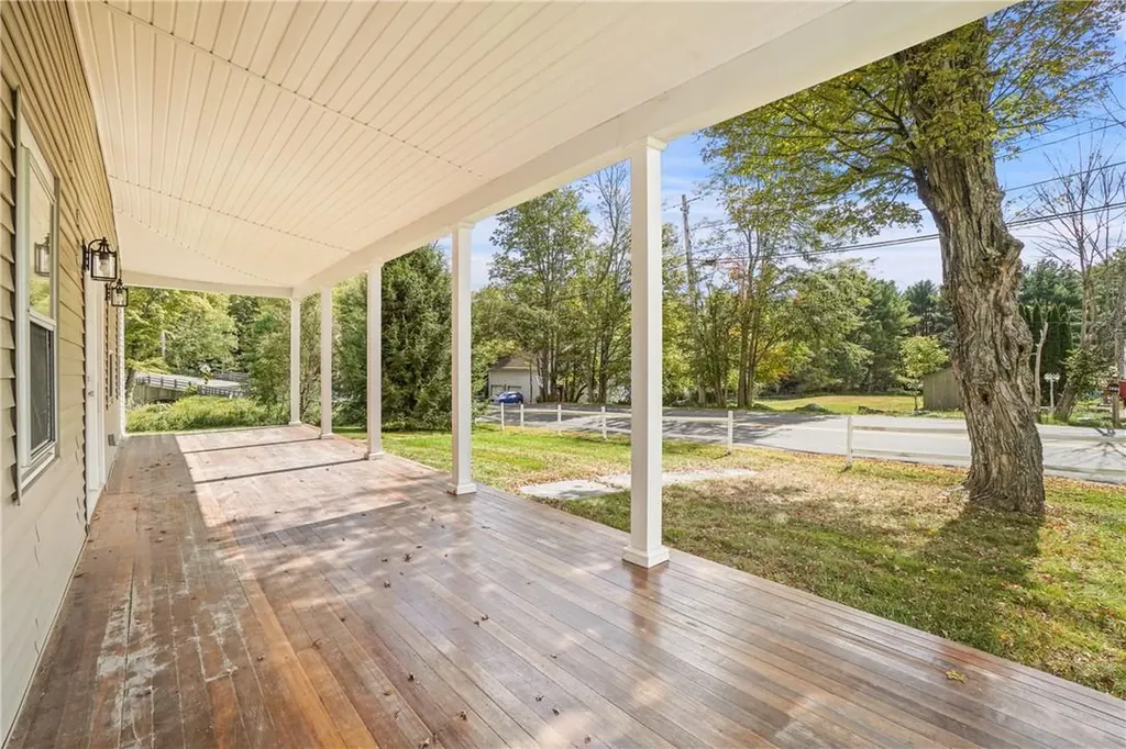 824 Peenpack Trail Sparrowbush NY 12780