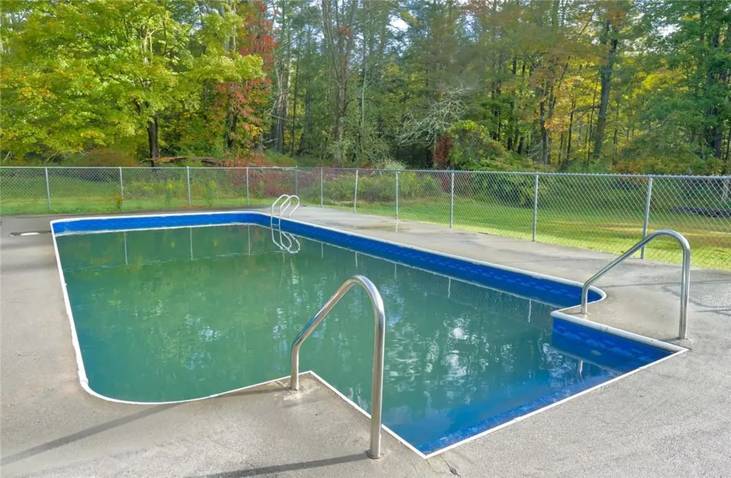824 Peenpack Trail Sparrowbush NY 12780