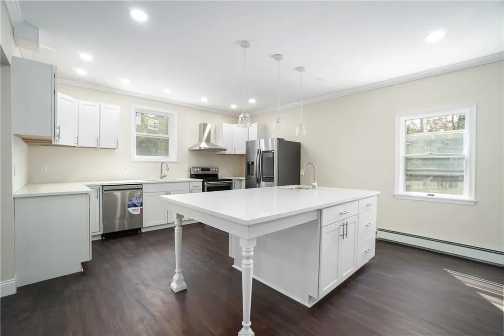 824 Peenpack Trail Sparrowbush NY 12780