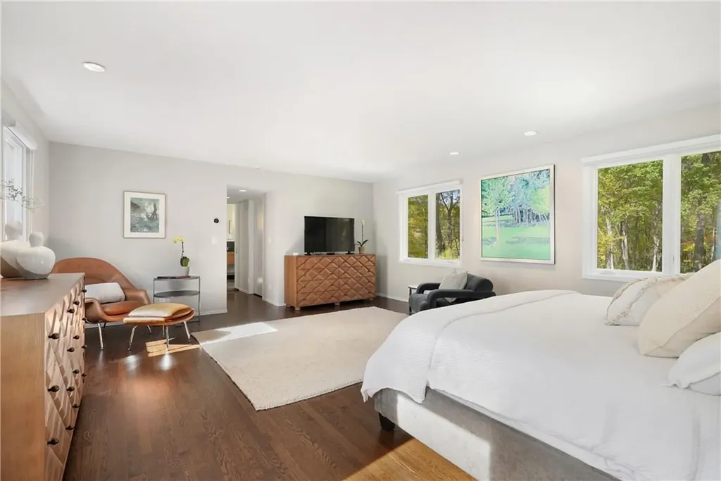 187 Hook Road Bedford NY 10506