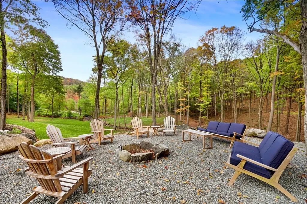 187 Hook Road Bedford NY 10506