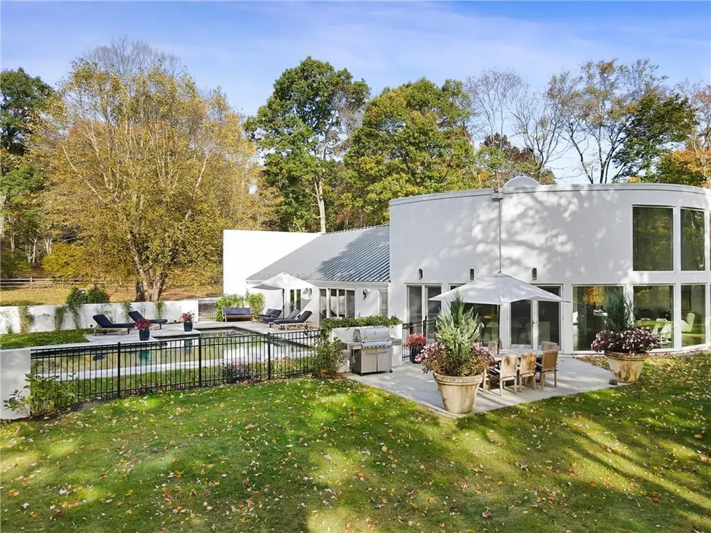 187 Hook Road Bedford NY 10506
