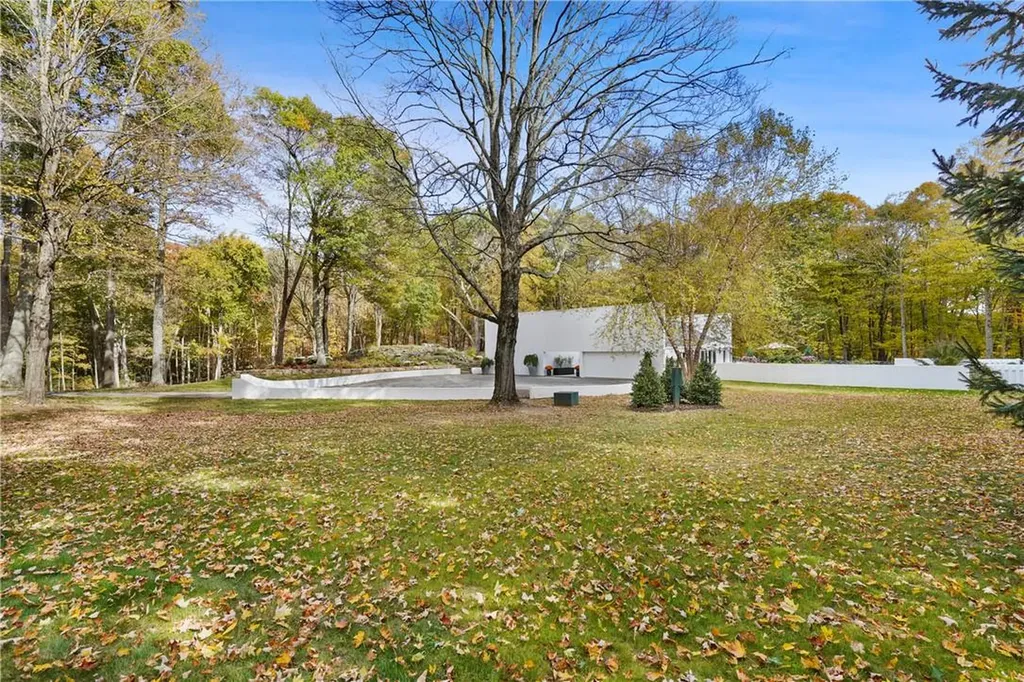 187 Hook Road Bedford NY 10506