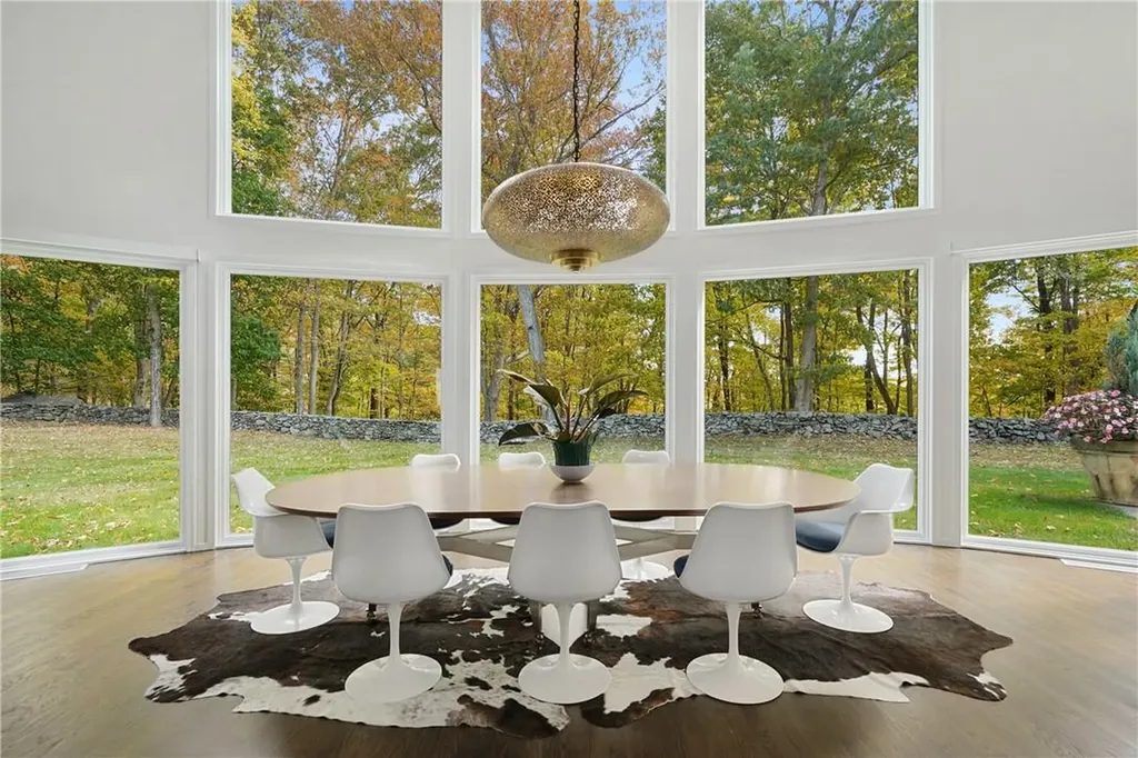 187 Hook Road Bedford NY 10506