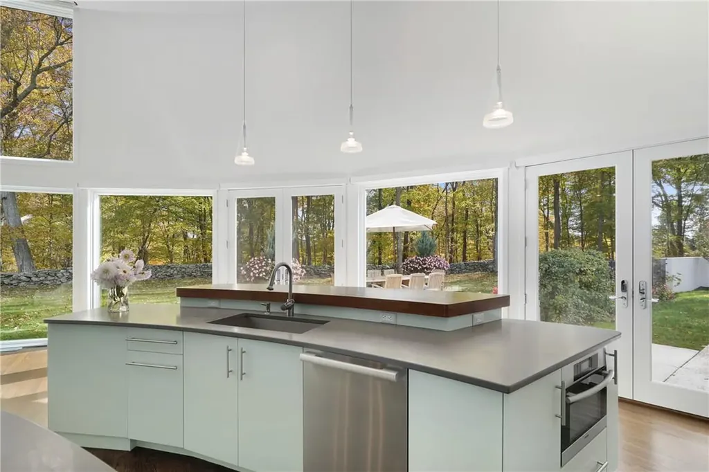 187 Hook Road Bedford NY 10506