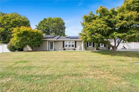 26 Ashland Street Mount Sinai NY 11766