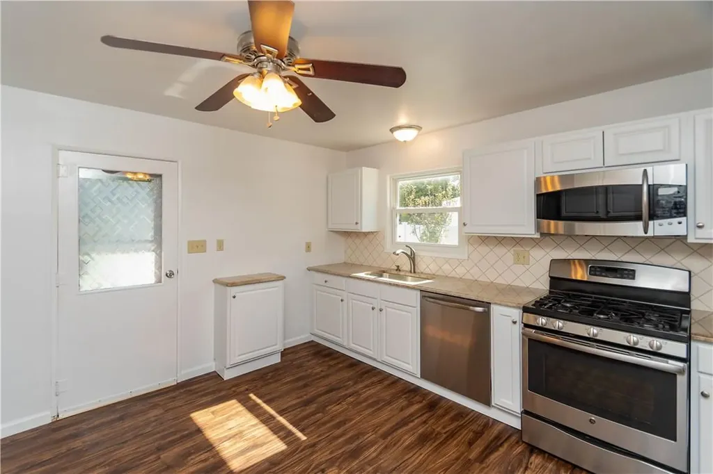26 Peter Cooper Drive Poughkeepsie NY 12601