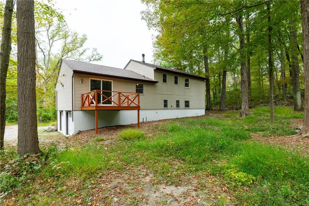 110 Cardinal Road Hyde Park NY 12538