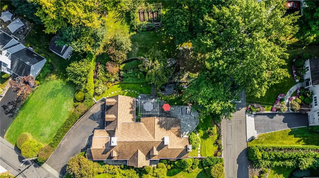 14 Old Well Road Purchase NY 10577