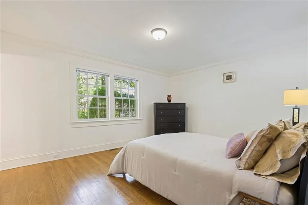 20 Colonial Road White Plains NY 10605