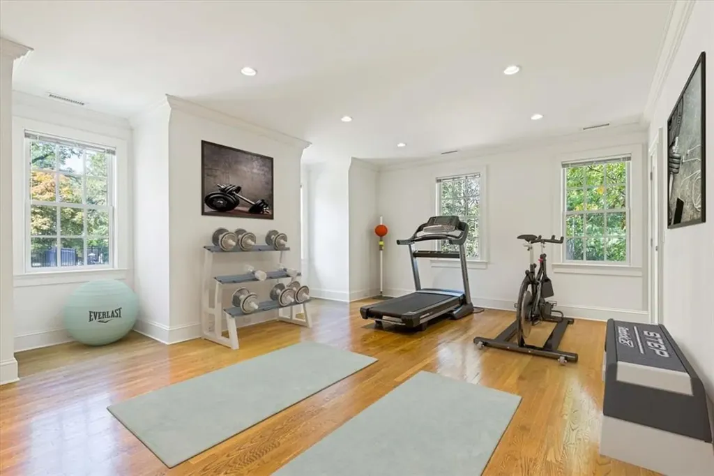 20 Colonial Road White Plains NY 10605