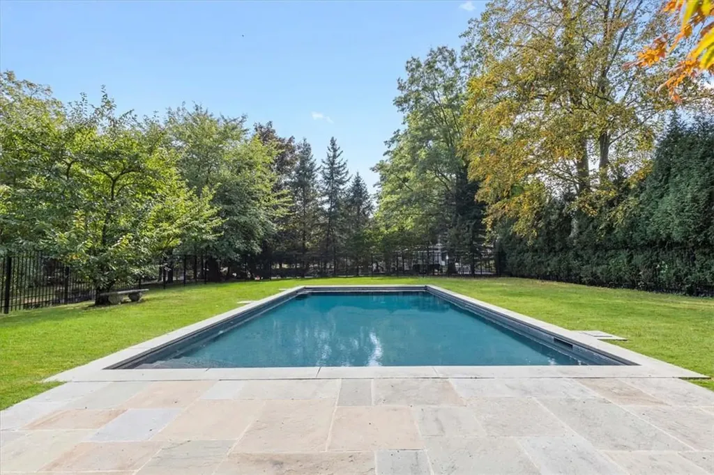 20 Colonial Road White Plains NY 10605
