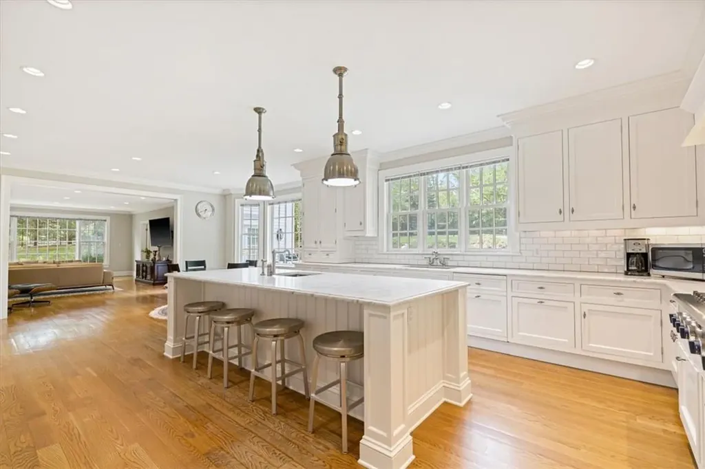 20 Colonial Road White Plains NY 10605