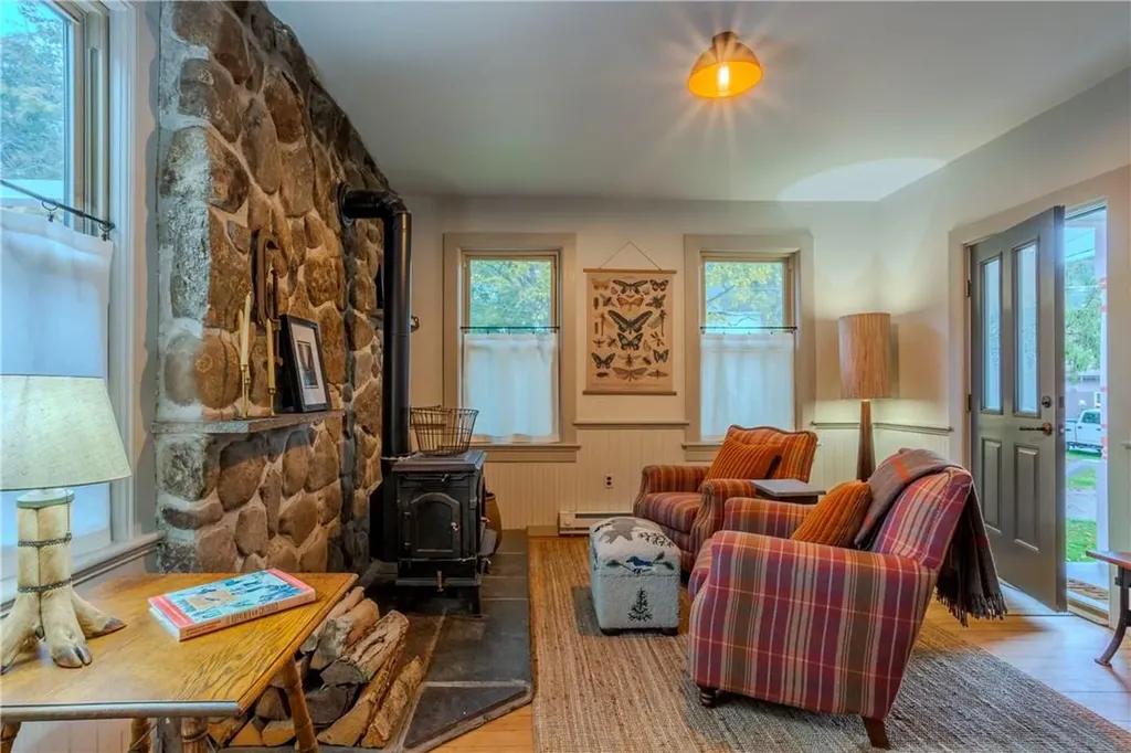 10 Hankins Road Hankins NY 12741