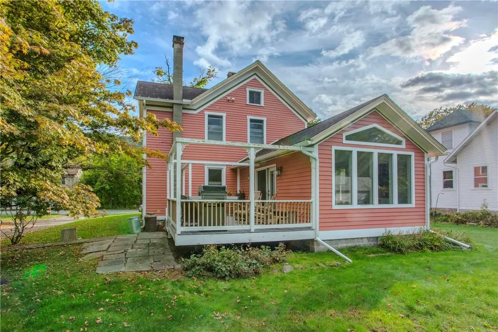 10 Hankins Road Hankins NY 12741