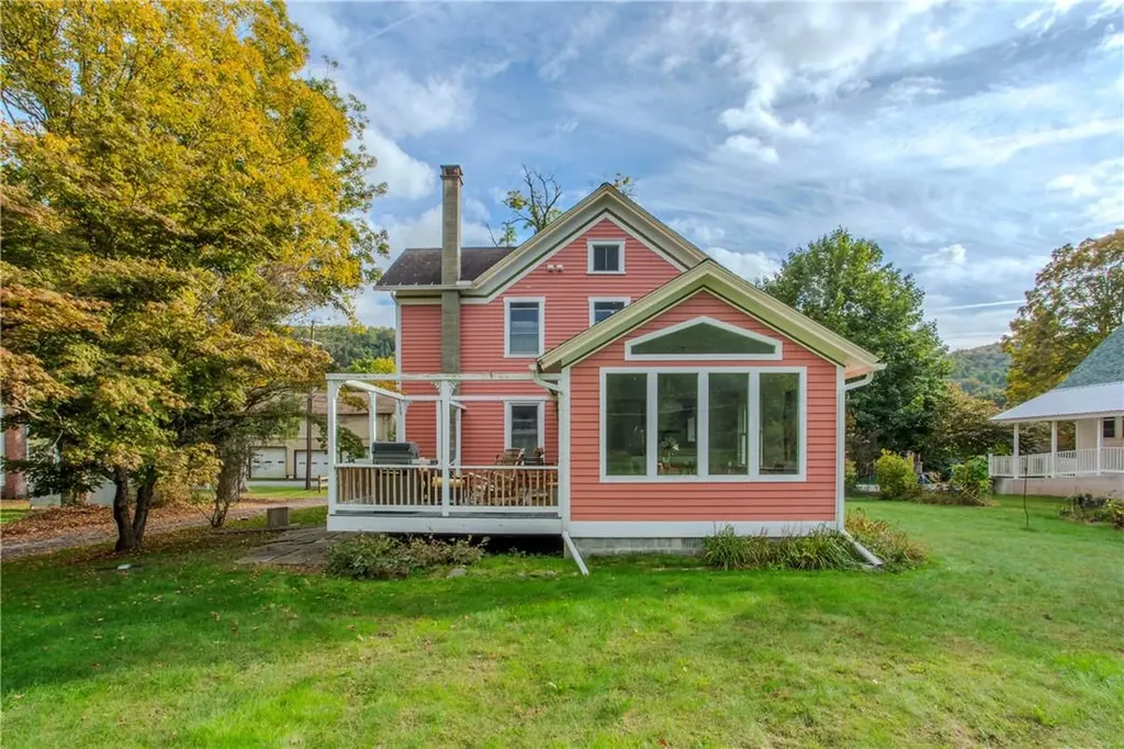 10 Hankins Road Hankins NY 12741