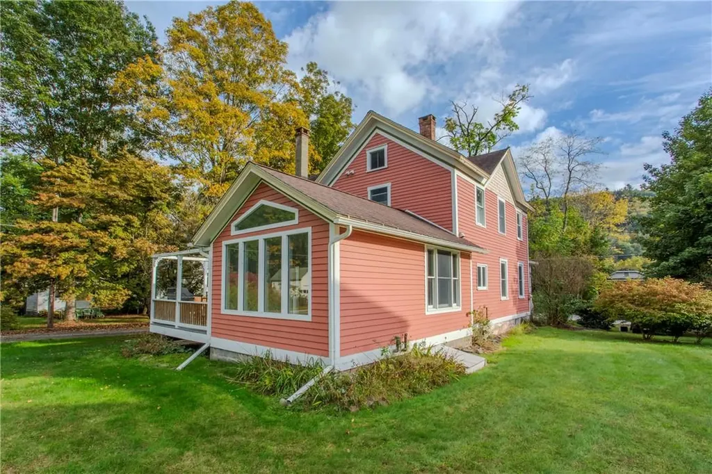 10 Hankins Road Hankins NY 12741