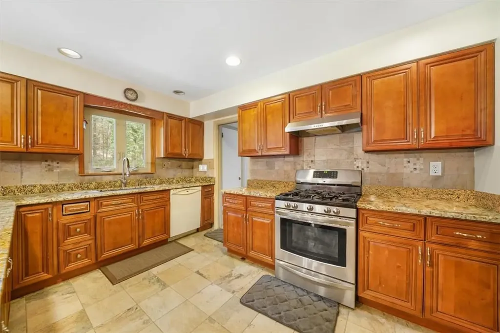 24 Mile Road Suffern NY 10901